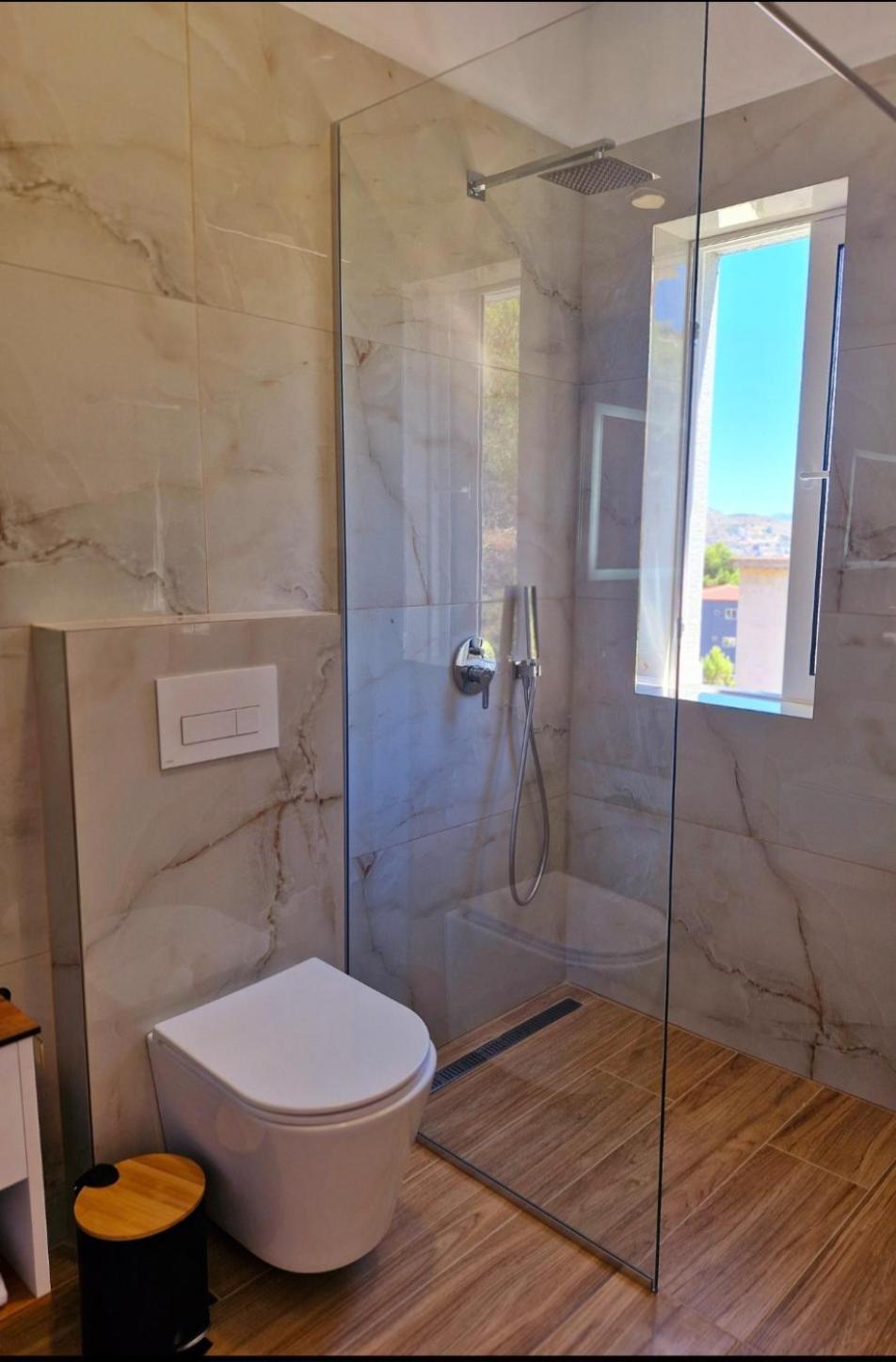 Villa Virginia Sarandë エクステリア 写真