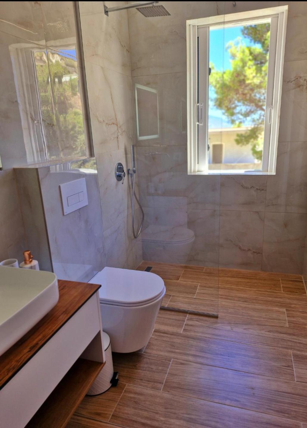 Villa Virginia Sarandë エクステリア 写真