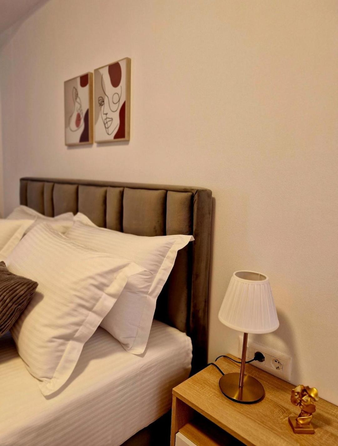 Villa Virginia Sarandë エクステリア 写真