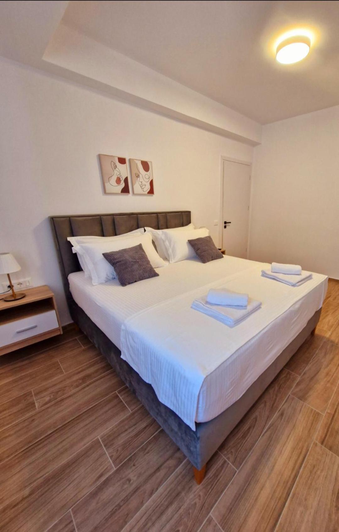 Villa Virginia Sarandë エクステリア 写真
