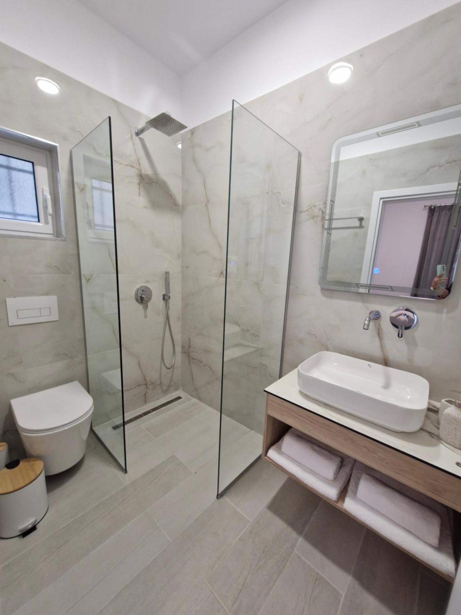 Villa Virginia Sarandë エクステリア 写真