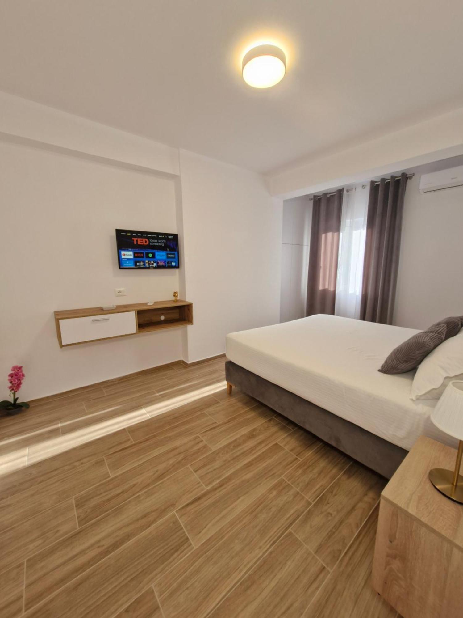Villa Virginia Sarandë エクステリア 写真