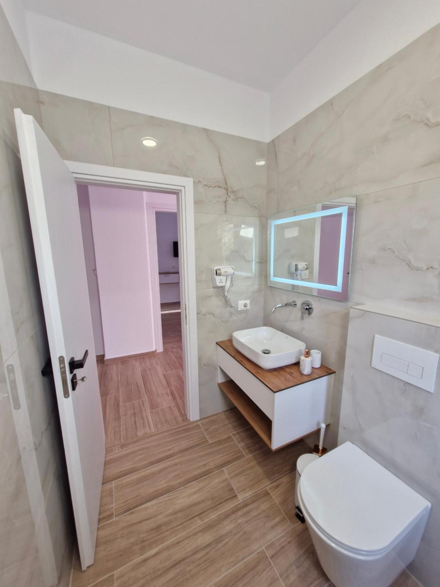 Villa Virginia Sarandë エクステリア 写真
